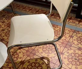 Ensemble von 3 Stühlen S43
von Thonet