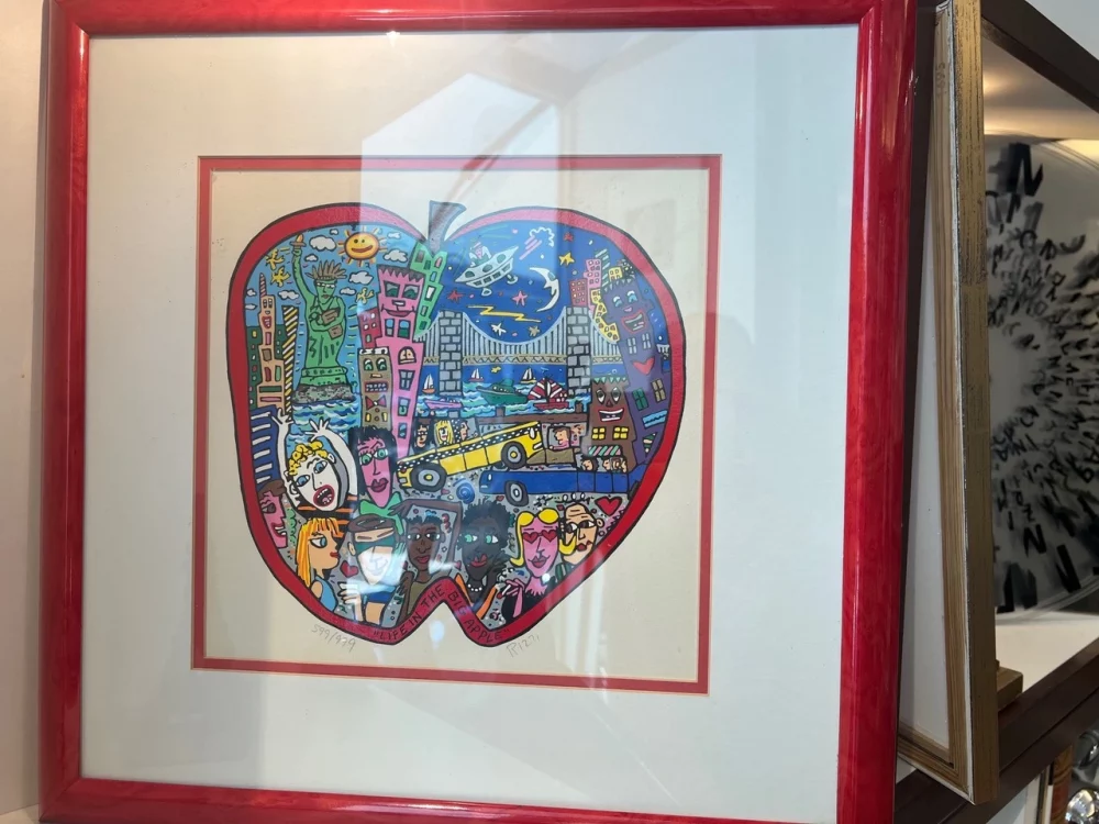 James Rizzi, 2-D Arbeit, 47x47cm, „Live in the big Apple“, aufwendig gerahmt, exzellenter Sammlerzustand